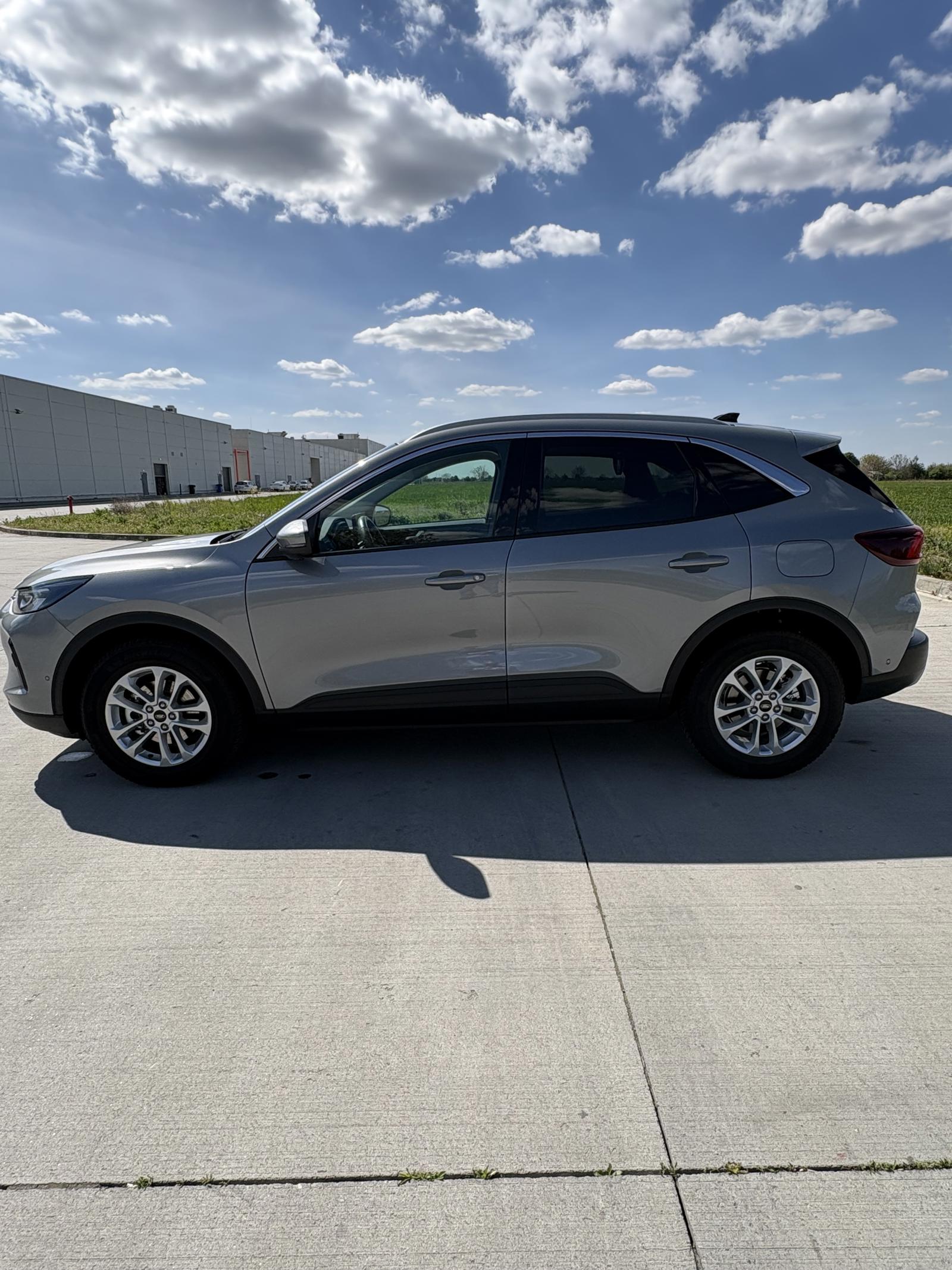 Ford Kuga 2024 benzina de vânzare